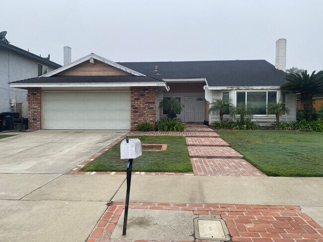 Primary Photo - Pool Home in Ontario with Three Bedrooms