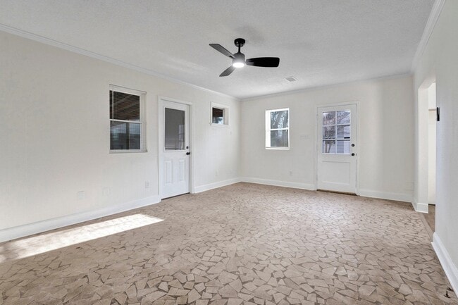 Building Photo - 3780 Shirlwood Ave