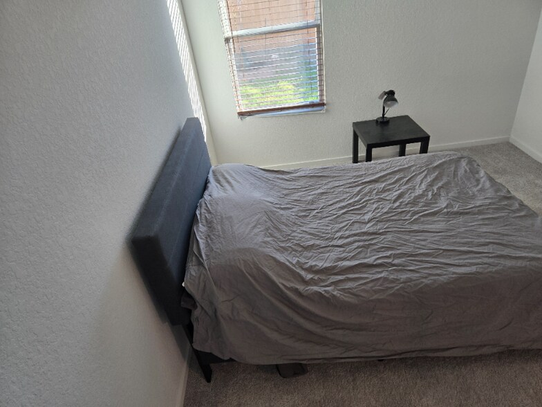 Building Photo - 7118 Shamrock Dome