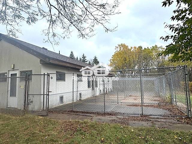 Building Photo - 2800 Hunter Dr