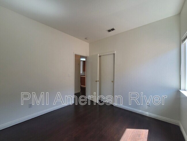 Building Photo - 2032 Danvers Way