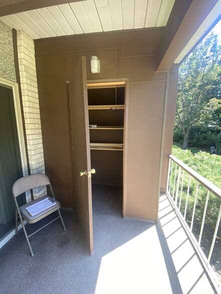 Building Photo - 1220 NW State St