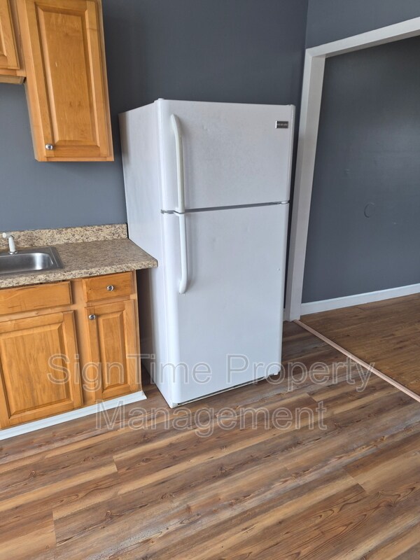 Building Photo - 66 W Church St