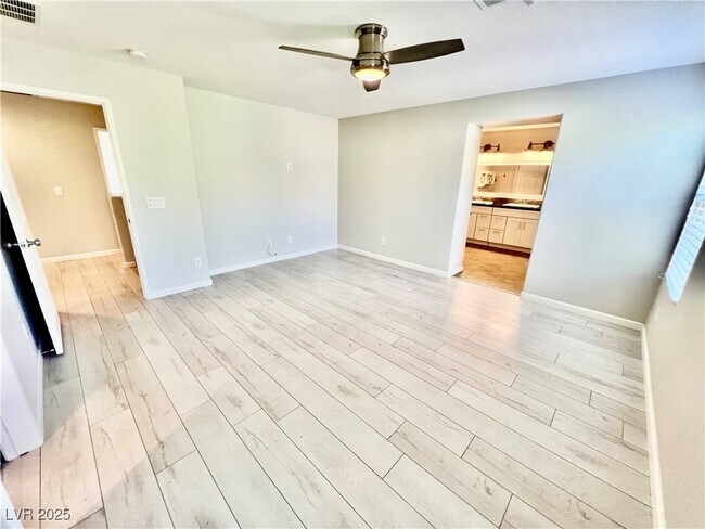 Building Photo - 10838 Whipple Crest Ave
