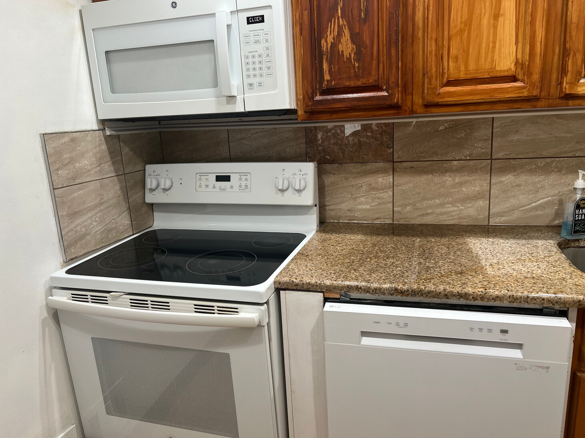 Building Photo - 2439 S Iseminger St