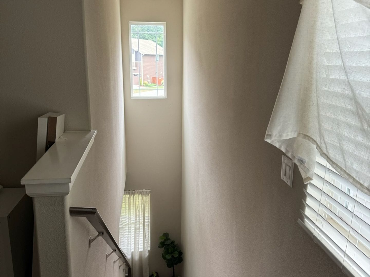 Building Photo - 4132 Cameron Dr NE