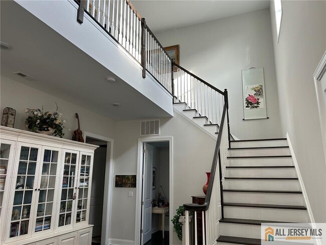 Building Photo - 30 Hamilton Dr