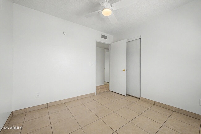 Building Photo - 7014 W Palo Verde Dr