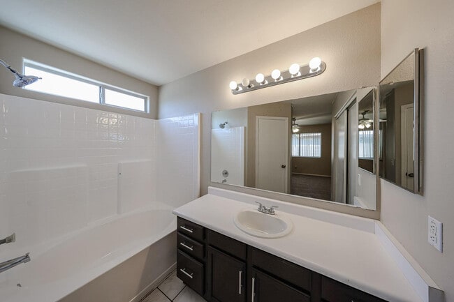 Building Photo - 3215 W Abraham Ln