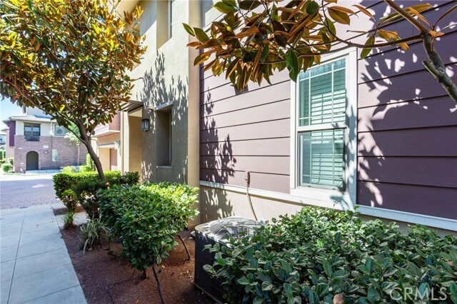 Building Photo - 12336 Hollyhock Dr