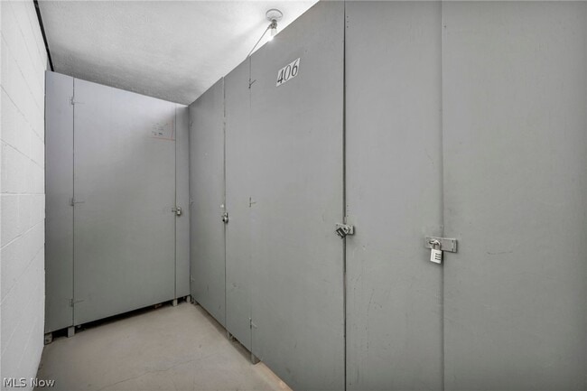 Building Photo - 20333 Detroit Rd