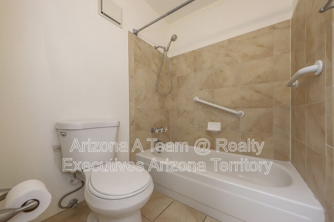 Building Photo - 8271 N Oracle Rd