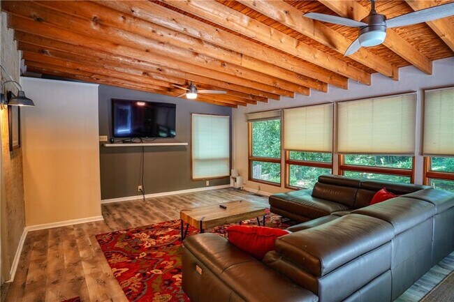 Building Photo - 1285 Willivee Dr