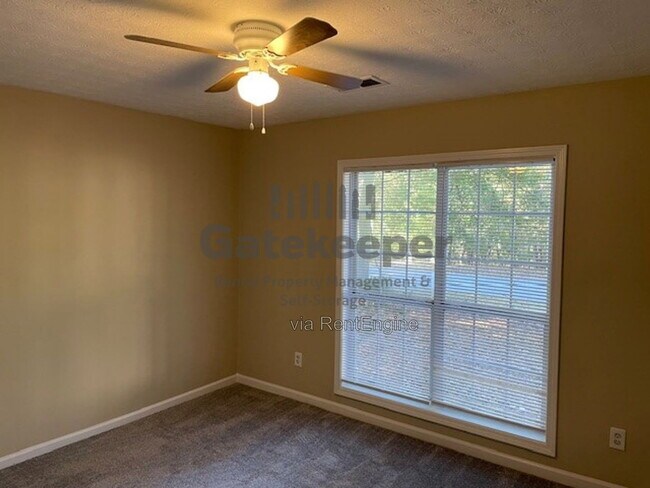 Building Photo - 385 Burch Rd