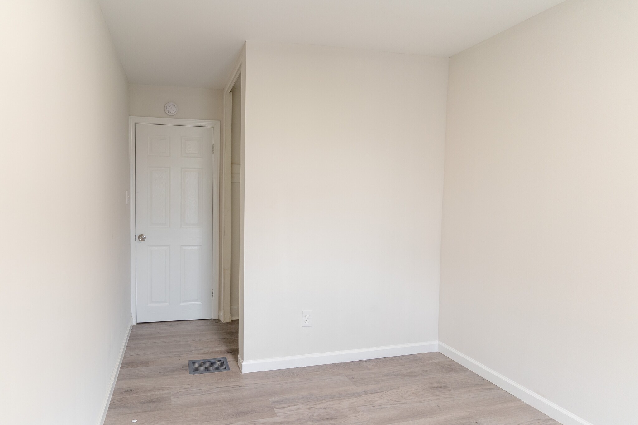 Building Photo - 920 Macadam St