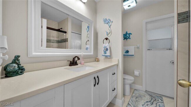 Building Photo - 3730 SE 4th Ave