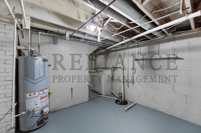 Building Photo - 118 S Sedgwick St