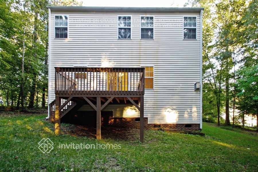 Building Photo - 175 River Hills Dr