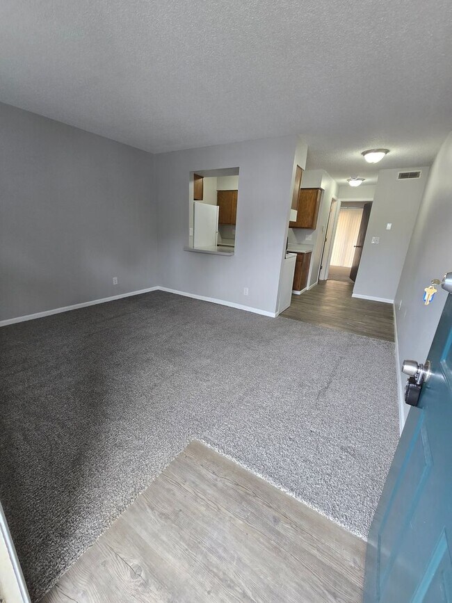 Building Photo - 1 Bedroom Apartment in Osage Beach!