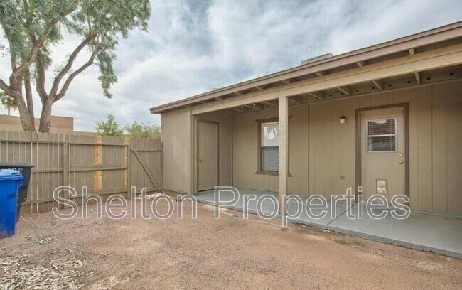 Building Photo - 4523 E Camino Cir