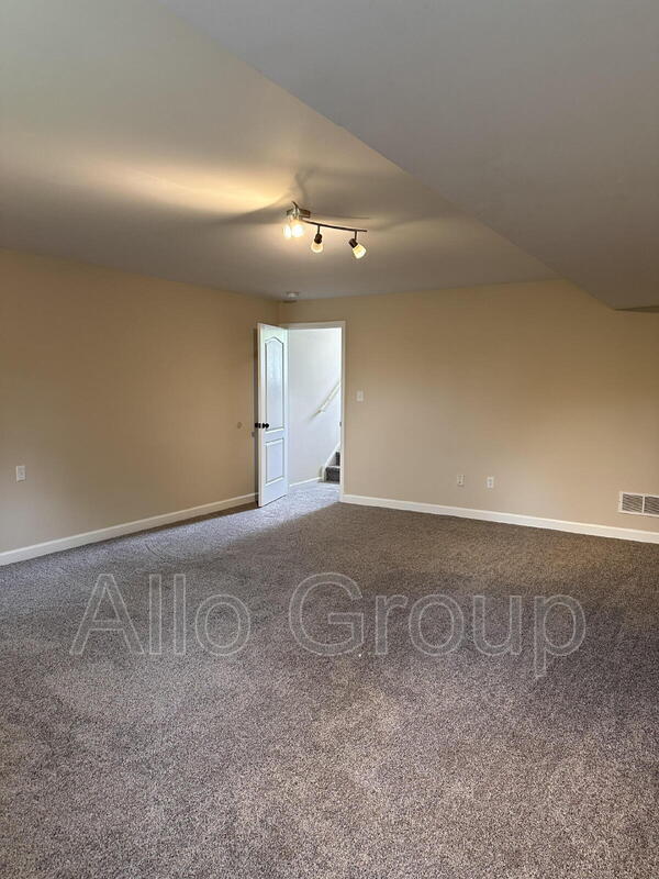 Building Photo - 139 Bonnybrook Rd