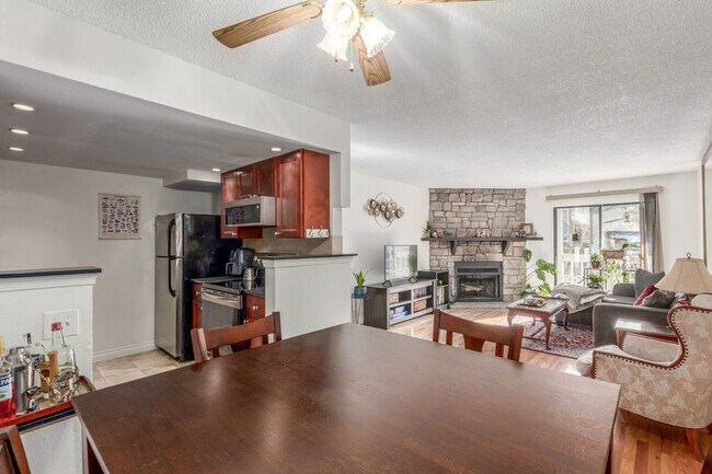Building Photo - 8335 S Fairmount Dr