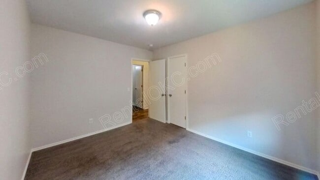 Building Photo - 4 Bed 2 Bath near Buck Thomas Park.