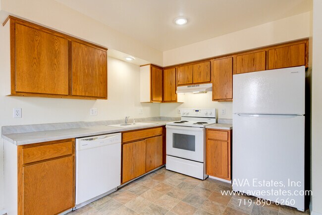Building Photo - 531 S Angus Ave