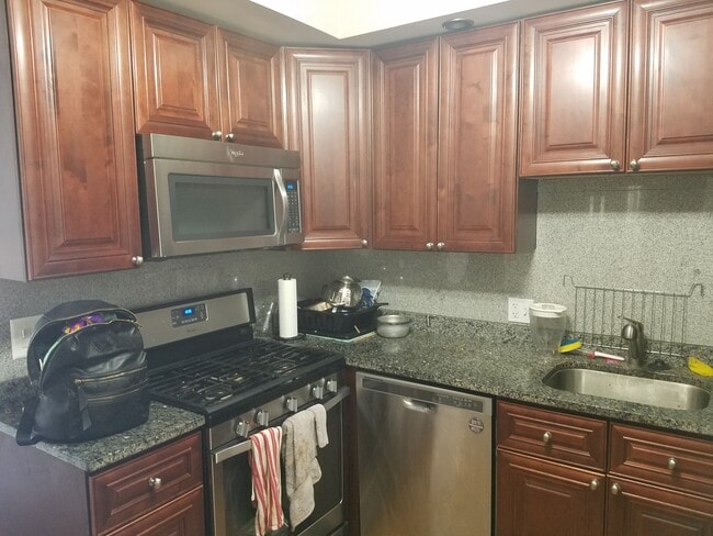 Building Photo - 1265 W Columbia Ave