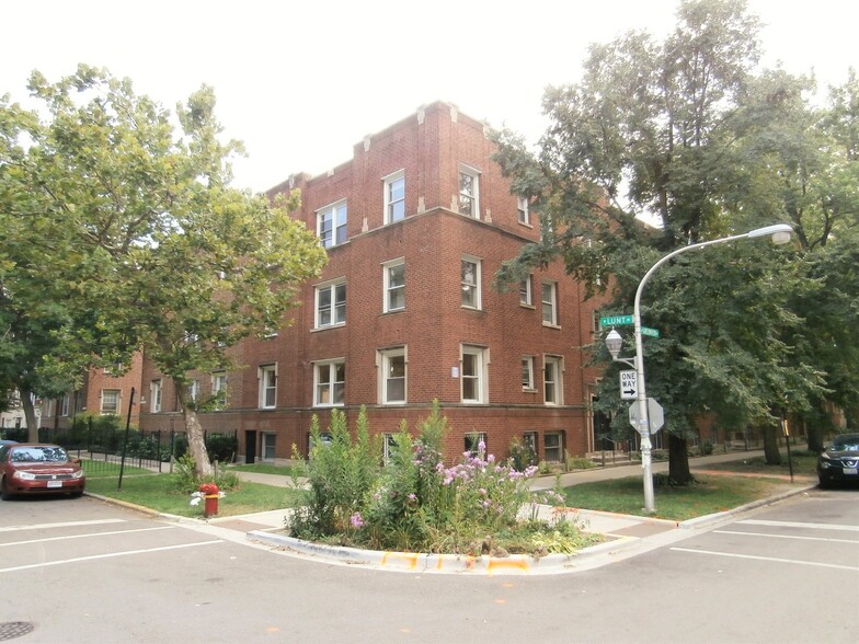 Building Photo - 6971 N Greenview Ave