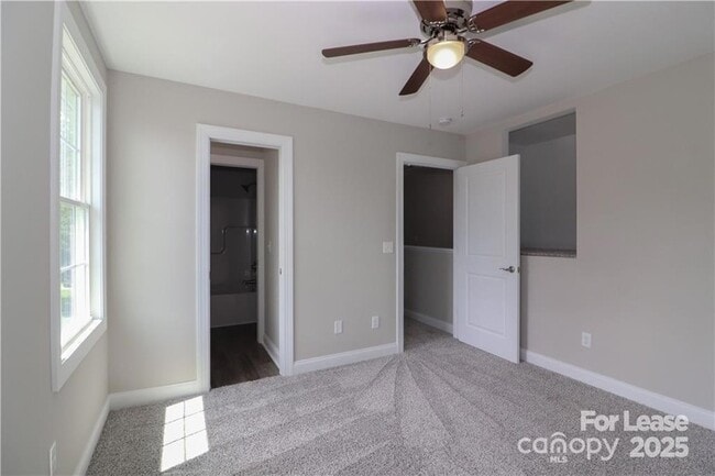 Building Photo - 3973 Newhall Dr NW