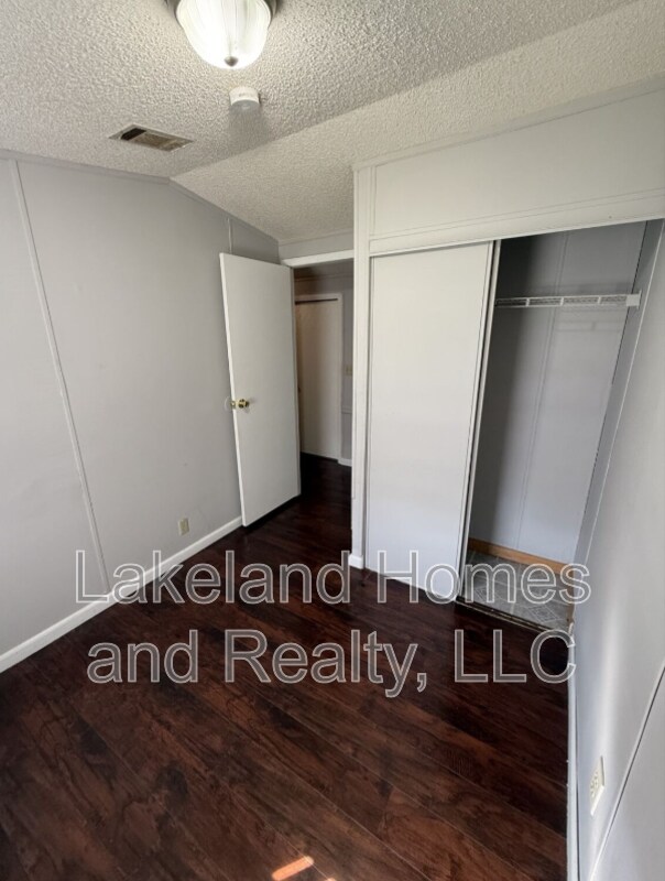 Building Photo - 2906 Rossi Ln