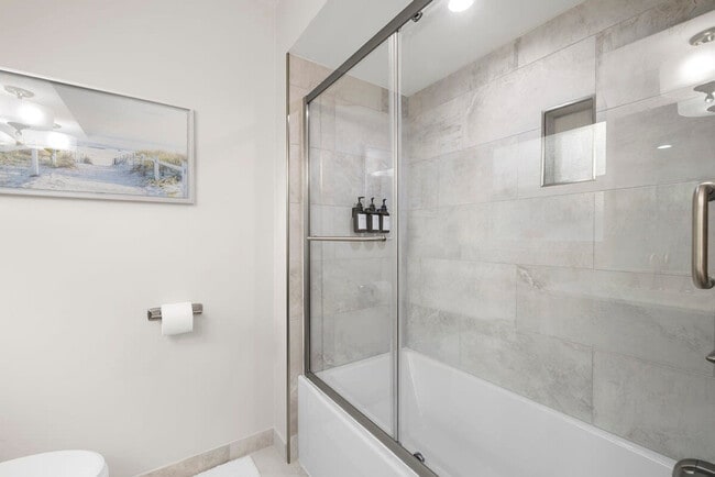 Building Photo - 802 Camelia Dr