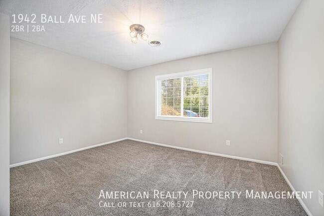 Building Photo - 1942 Ball Ave NE