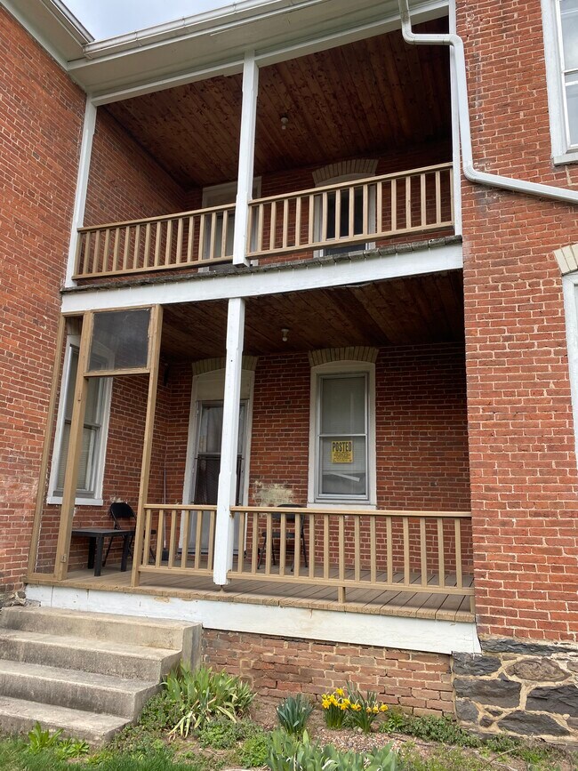 Primary Photo - 74 S Main St