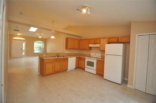 Building Photo - 69 Rose Dr