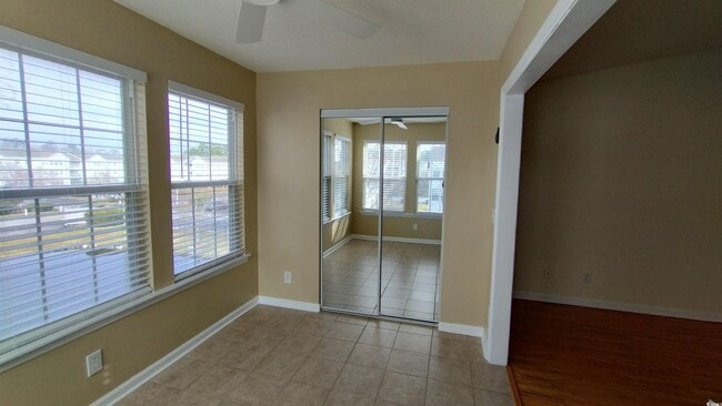 Building Photo - 2269J Essex Dr