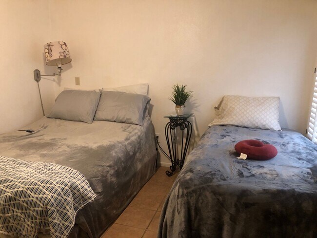 Building Photo - Lovely Home in 45+ Active Adult Community of Leisure World.  Available May through December 2026,...