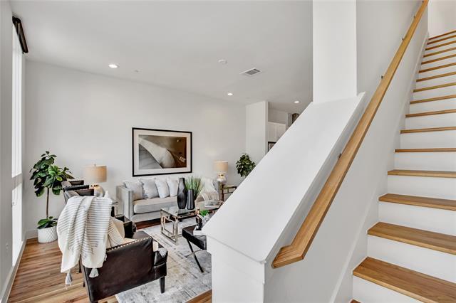 Building Photo - 4426 Cabell Dr