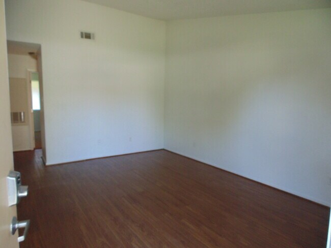 Building Photo - 3607 Major St