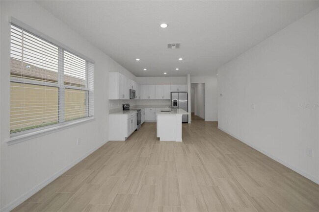 Building Photo - 18200 Pleasantview Blvd