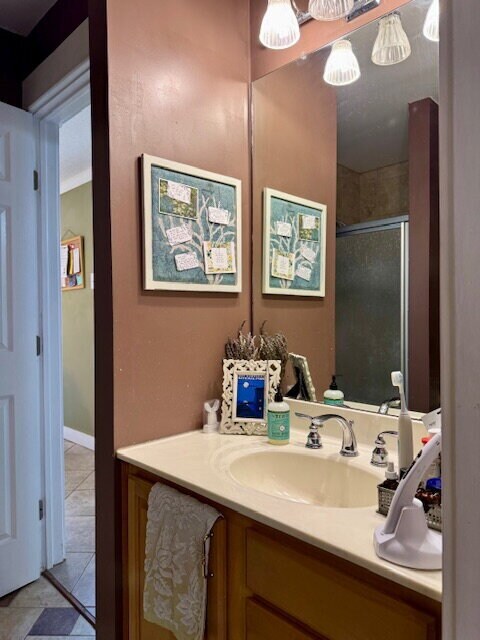 Building Photo - Charming Duplex Very Close To Tech!