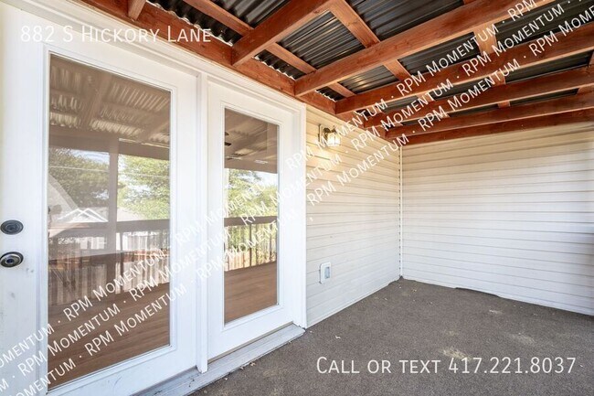 Building Photo - 882 S Hickory Ln