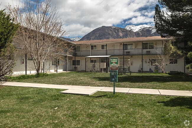 Dog Park - Mirador Apartments