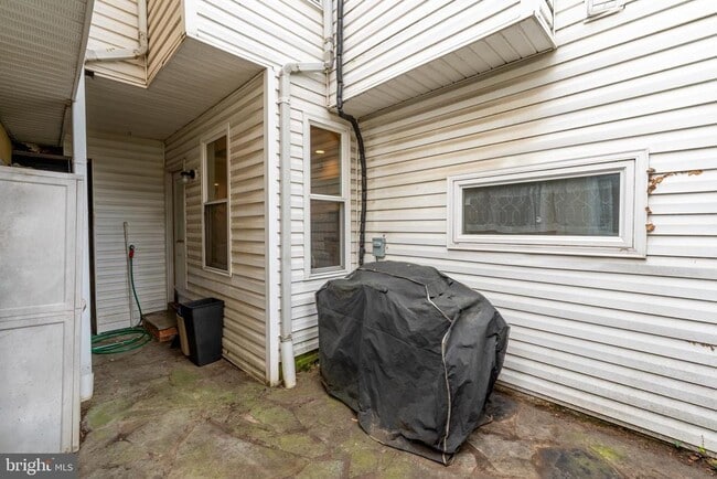 Building Photo - 110 Birckhead St