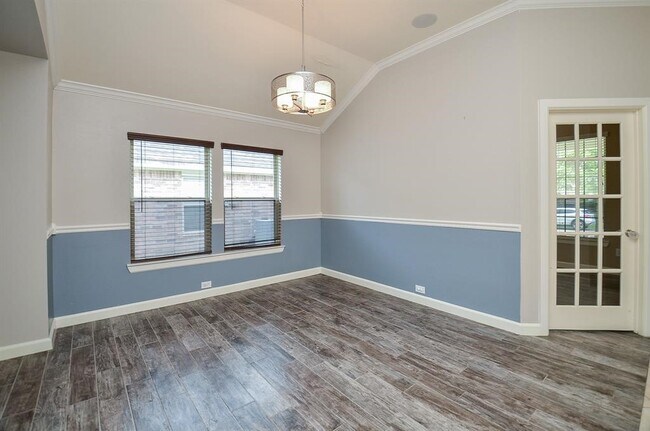 Building Photo - 4006 Autumn Pines Trail