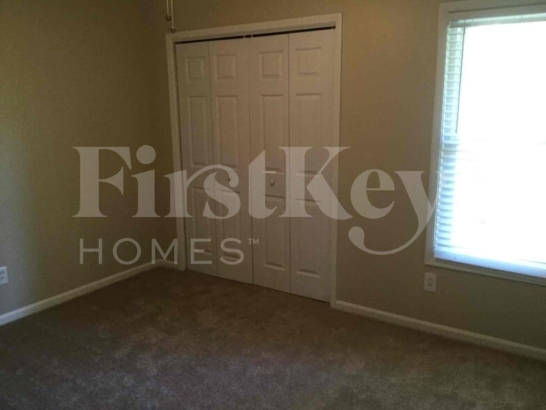 Building Photo - 4005 Rock Mill Pkwy