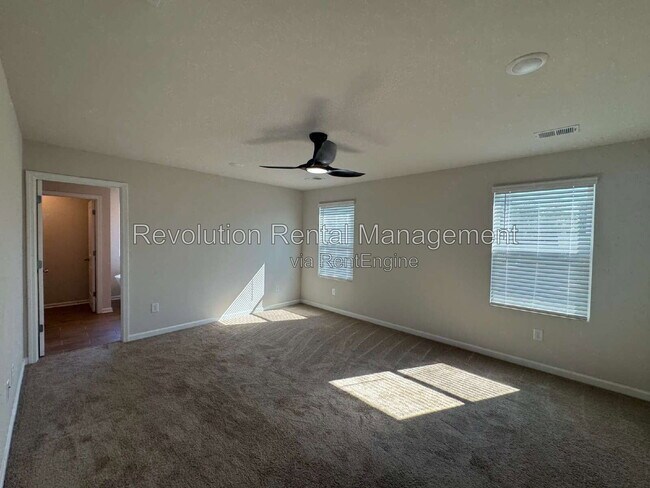 Building Photo - 368 River Walk Farm Pkwy