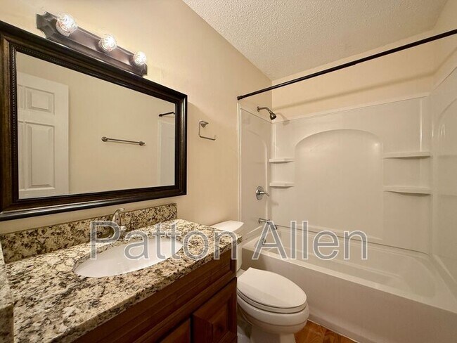 Building Photo - 2 Dawnwood Cir