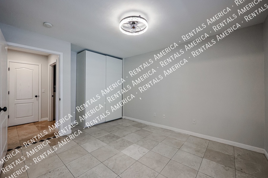 Building Photo - 1708 E Kaibab Dr